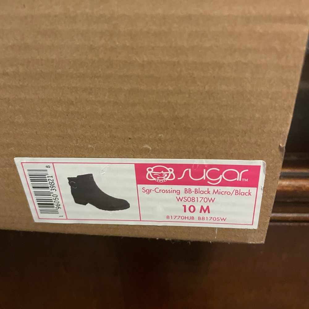 Boots - Picture 4 of 4